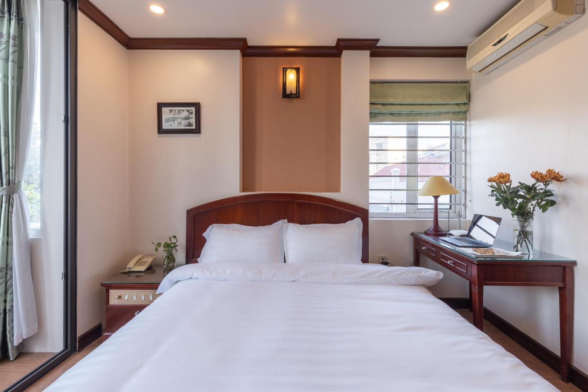 T - Khách sạn Hà Nội